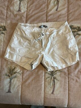 The North Face Women's High-Waist Light Beige Drawstring Shorts-Size 10
